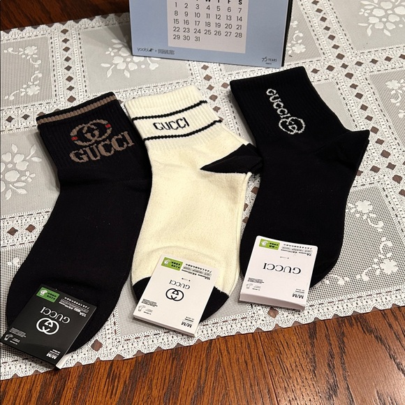 Source Unknown Accessories - NWT Designer Ladies Black and Cream Casual Socks Trio